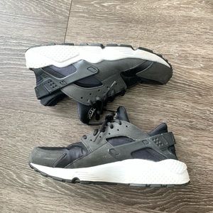 Nike Huraches women’s 10 mens 8.5